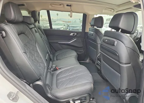 2025 BMW X7 xDrive40I z USA, uszkodzony, nr VIN 5UX23EM06S9Z48858